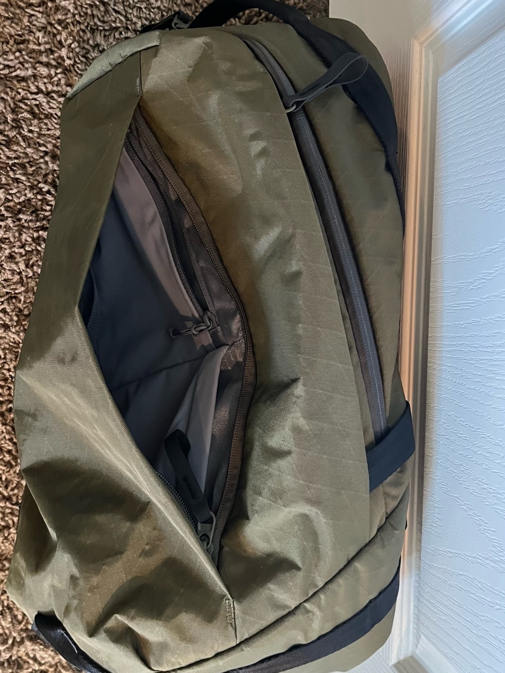 Able Carry Daily Plus backpack (21l) in x-pac olive green - Picture 4 of 5